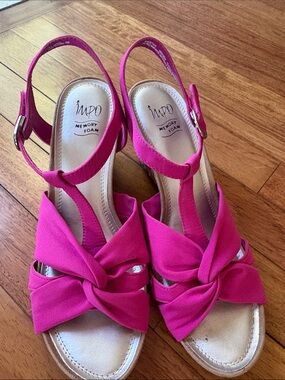Impo Wedge Sandals Womens Size 10 Pink Strappy Memory Foam Floral